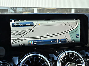 Mercedes-Benz GLA 220 4M AMG Line 11 navigation
