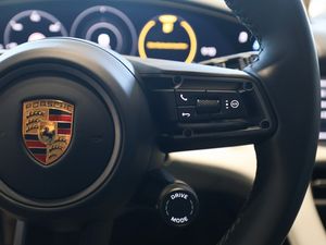 Porsche Taycan Cross Turismo Turbo S ACC LED Pano HUD 21 navigation