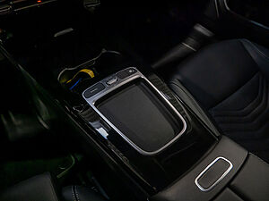 Mercedes-Benz A 250 e Progressive 14 navigation