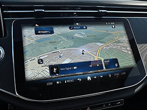 Mercedes-Benz E 200 T AMG Line 11 navigation
