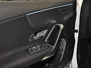 Mercedes-Benz A 250 e Progressive 27 navigation