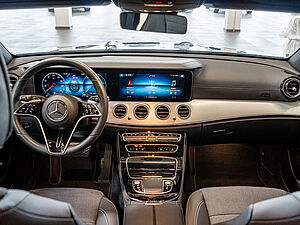 Mercedes-Benz E 220 d T Avantgarde 8 navigation