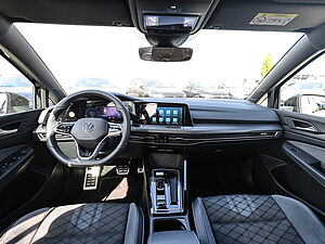 Volkswagen Golf VIII Variant R-Line Black 1.5 l eTSI DSG 9 navigation