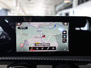 Mercedes-Benz A 250 e 11 navigation