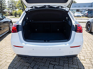 Mercedes-Benz A 180 Progressive Advanced Plus 28 navigation