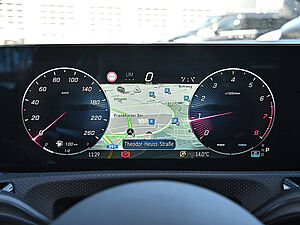 Mercedes-Benz A 200 Limousine 14 navigation