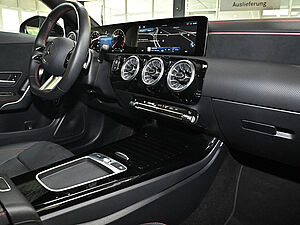 Mercedes-Benz CLA 180 Coupé AMG Line 8 navigation