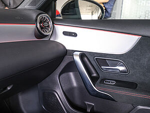Mercedes-Benz A 250 4M AMG Sport Advanced Plus 17 navigation