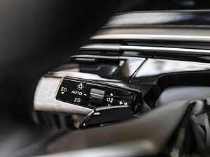 Peugeot 5008 Allure HYBRID 145 e-DSC6 30 navigation