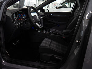 Volkswagen Golf VIII GTD 2.0 DSG 11 navigation