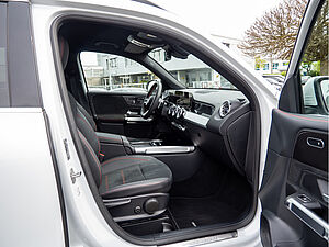 Mercedes-Benz GLB 250 4M AMG Sport Premium 2 navigation