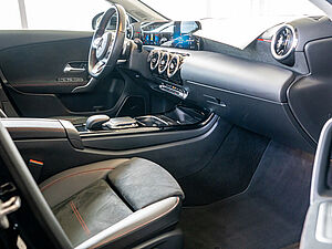 Mercedes-Benz A 180 d AMG Sport 2 navigation