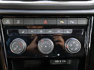 Volkswagen T-Roc R-Line 1.0 TSI 14 navigation