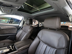 Audi A8 60 TFSI quattro 32 navigation
