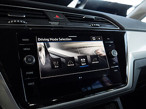 Volkswagen Touran Move 2,0 TDI DSG 16 navigation