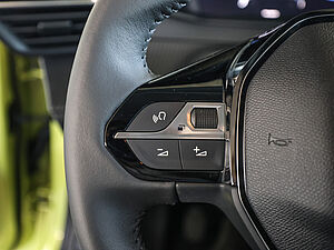 Peugeot 208 Neuer Allure PureTech 100 28 navigation