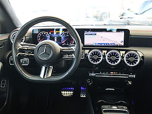 Mercedes-Benz CLA 200 d Coupé AMG Sport Advanced Plus 9 navigation