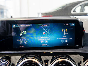 Mercedes-Benz A 180 d AMG Sport 10 navigation