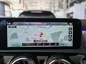 Mercedes-Benz A 35 AMG 4M 11 navigation