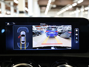 Mercedes-Benz A 200 Limo Progressive Advanced 13 navigation