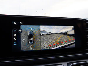 Mercedes-Benz GLE 450 4M AMG Line 12 navigation