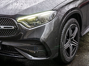 Mercedes-Benz GLC 300 4M AMG Line 28 navigation