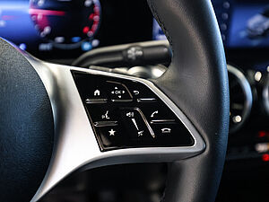 Mercedes-Benz GLB 250 4M Progressive 27 navigation