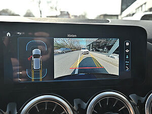 Mercedes-Benz B 250 e Progressive 12 navigation