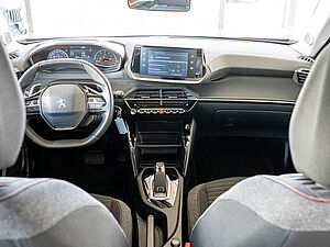 Peugeot 2008 Active 1.2 PureTech 130 EAT8 6 navigation