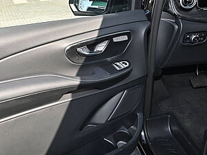 Mercedes-Benz V 300 d AVANTGARDE Extralang 27 navigation