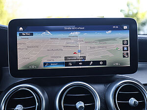 Mercedes-Benz GLC 300 de 4M 12 navigation