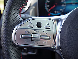Mercedes-Benz B 200 AMG Line 30 navigation