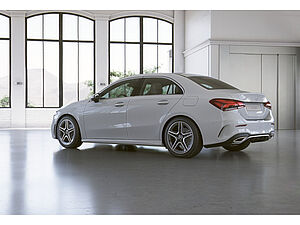 Mercedes-Benz A 200 Limo AMG 13 navigation