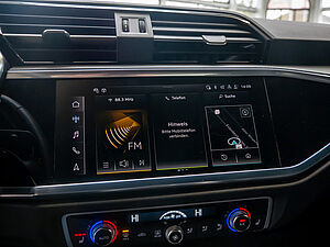 Audi Q3 S line 35 TDI quattro S tronic 11 navigation