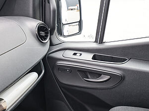 Mercedes-Benz Sprinter 317 CDI KA L3H2 16 navigation
