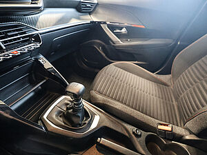 Peugeot 2008 Active Pack 16 navigation