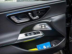 Mercedes-Benz E 220 d T AMG Line Premium 17 navigation