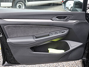 Volkswagen Golf VIII Style 1,5 l TSI 31 navigation