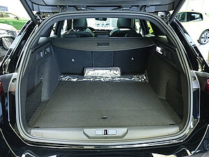 Peugeot 308 SW GT HYBRID 136 e-DSC6 33 navigation