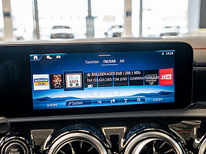 Mercedes-Benz CLA 250 SB 4M AMG Sport Premium 10 navigation