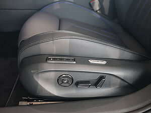 Volkswagen Passat R-Line 2.0 TDI 4M 30 navigation