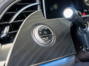 Mercedes-Benz E 300 e T Avantgarde Advanced Plus 19 navigation