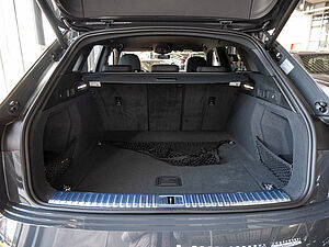 Audi Q8 e-tron Q8 S line 50 e-tron quattro 33 navigation