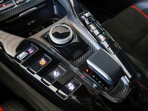 Mercedes-Benz AMG GT C Aero Performance Dynamic+ Burm Night 18 navigation