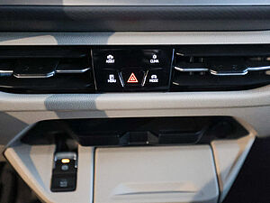 Volkswagen T7 Multivan 2.0 TSI Style lang 11 navigation