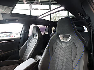 Volkswagen Tayron R-Line 2.0 TDI 4M DSG 30 navigation