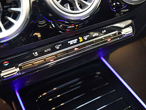 Mercedes-Benz GLA 180 AMG Sport Advanced Plus 14 navigation