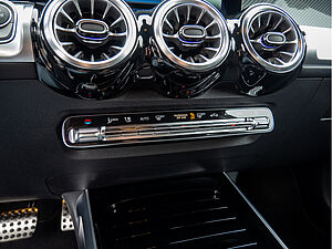 Mercedes-Benz GLB 250 4M AMG Sport Premium 12 navigation