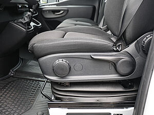 Mercedes-Benz Sprinter 317 CDI Kasten L3H2 9 navigation