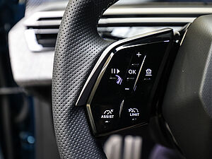 Peugeot 3008 GT HYBRID 145 e-DSC6 28 navigation